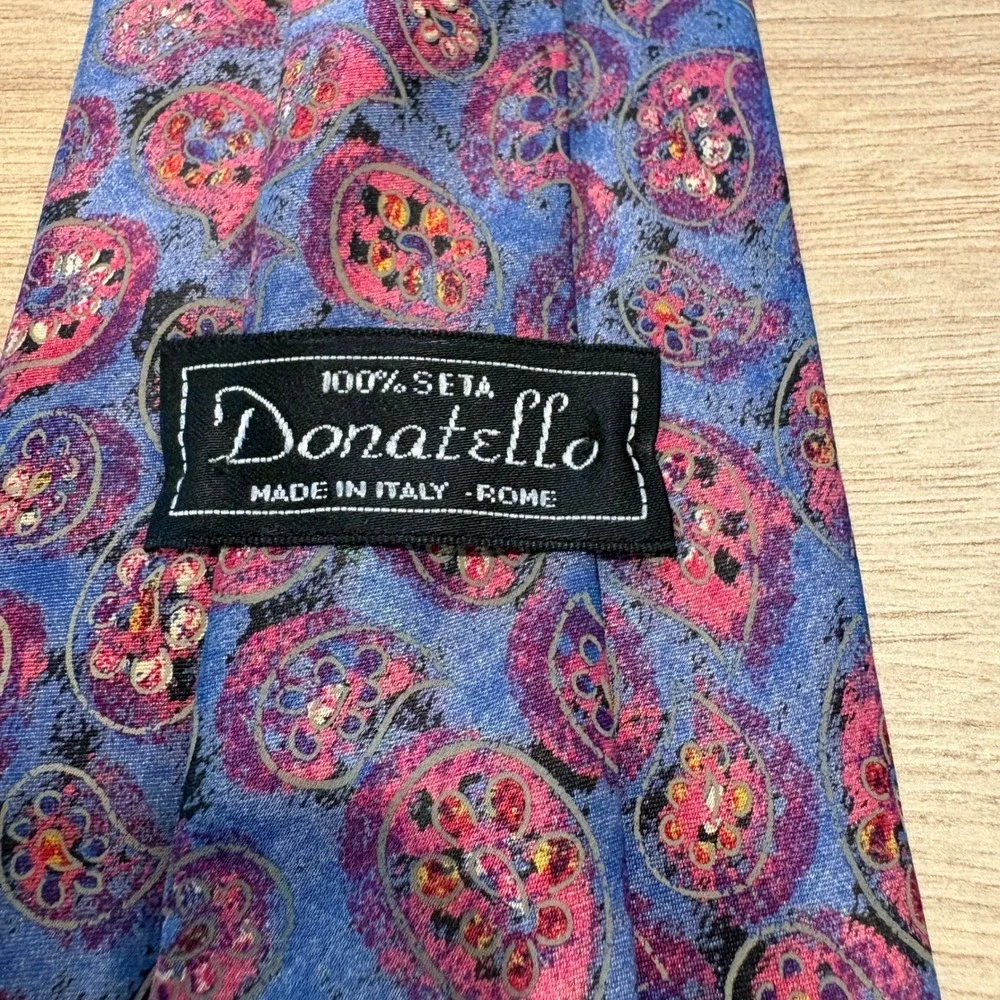 Donatello Mens Silk Tie Blue Pink Paisley Made in Italy Rome Formal Necktie